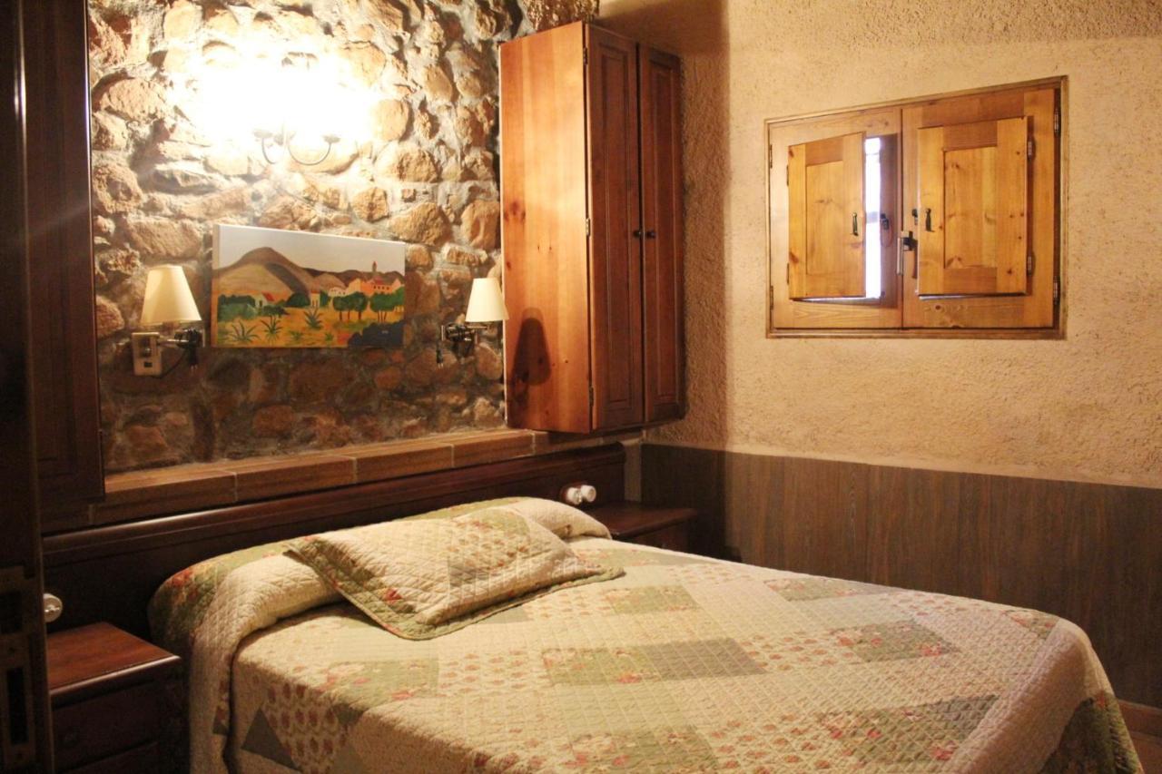 Masia Can Felip B&B Llinars del Valles Экстерьер фото
